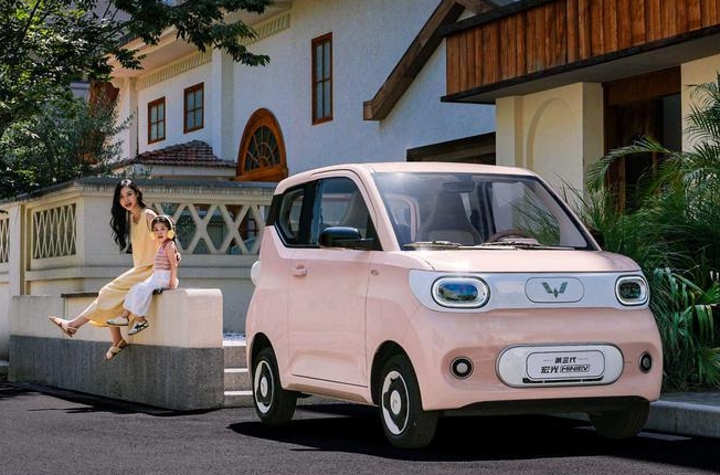 宏光MINIEV十月热销42165台，“人民的代步车”实力销冠！