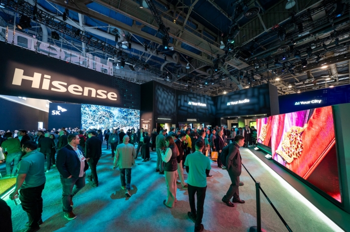 海信黑科技亮相CES2025，液晶电视史上第一次发出彩色光源