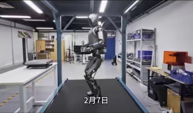 优必选机器人率先应用Deepseek？