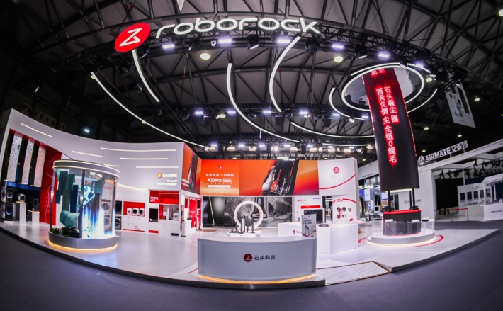 石头科技AWE2025秀肌肉 多款新品引领全球清洁行业新潮流