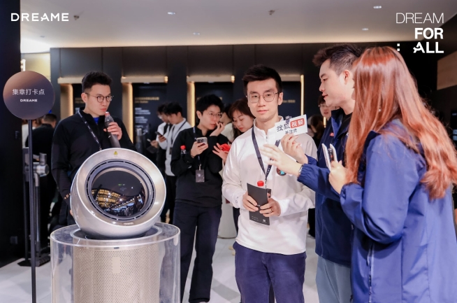 AWE 2025追觅空气净化器首秀：高端化、智能化多场景空气管家