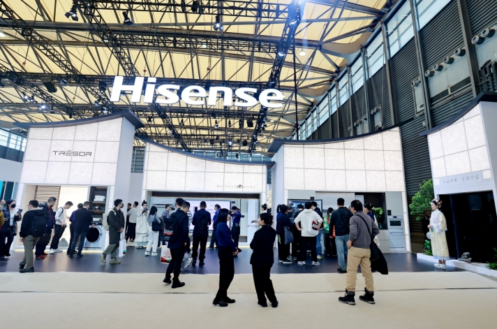 海信璀璨AWE 2025斩获四项大奖，陈梦、萨内蒂点赞璀璨套系家电