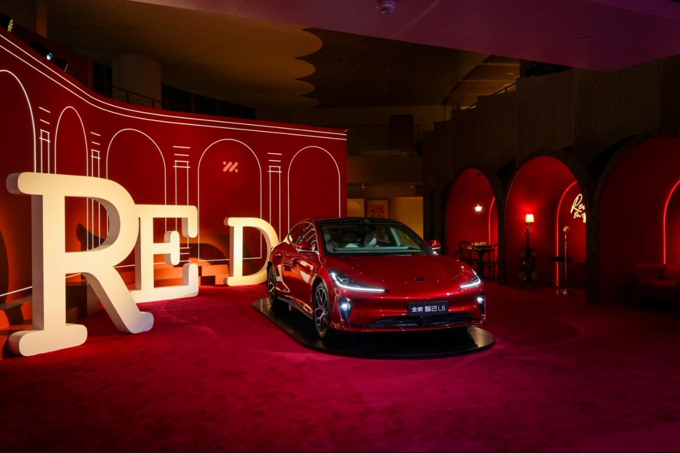 全新智己L6：都市精英的理想座驾