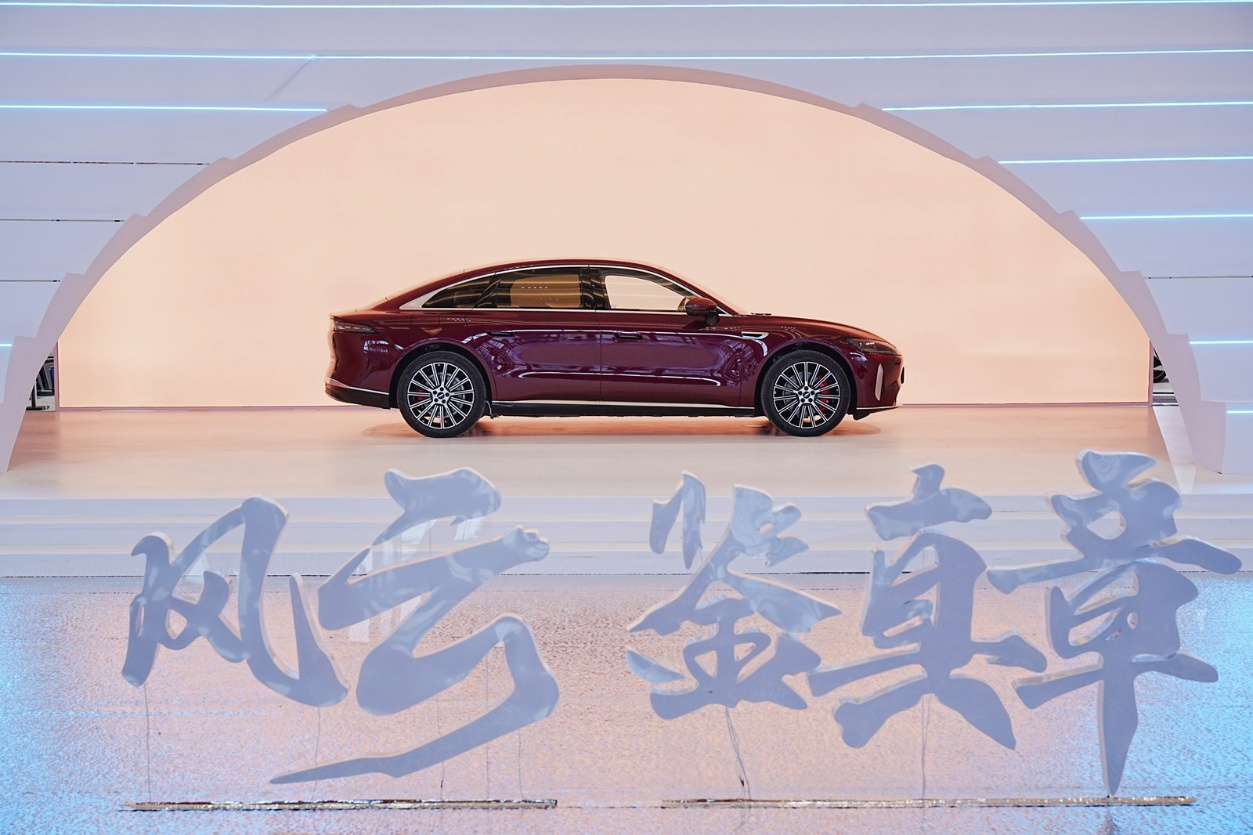 风云品牌焕新进阶，全球真C级旗舰风云A9L抢购价13.99万元起！