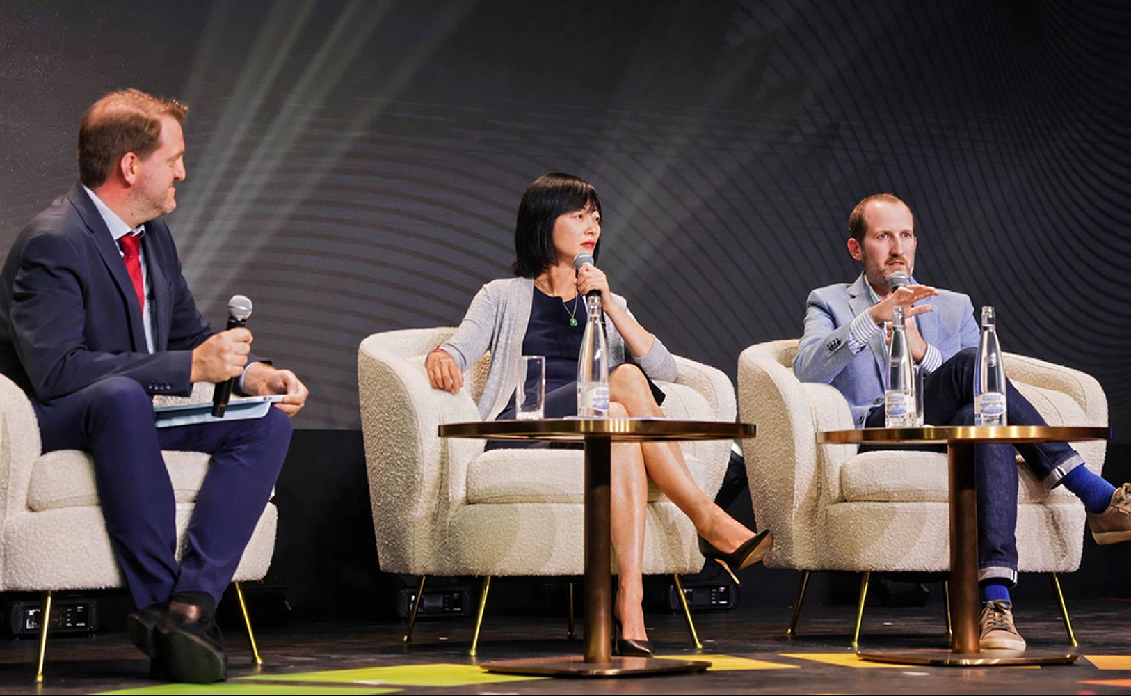 联合国认证：中美无人驾驶世纪会面萝卜快跑 X 谷歌Waymo 定义未来安全出行