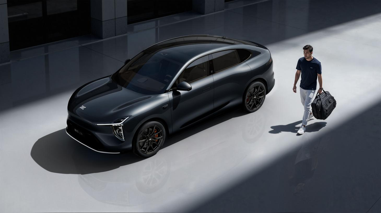 新一代智己LS6预售权益价20.99万起，开创智能出行新品类