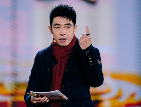 追觅之夜刷屏！撒贝宁现场实测追觅 AI 智能戒指，心率飙升见证科技与狂欢共振...