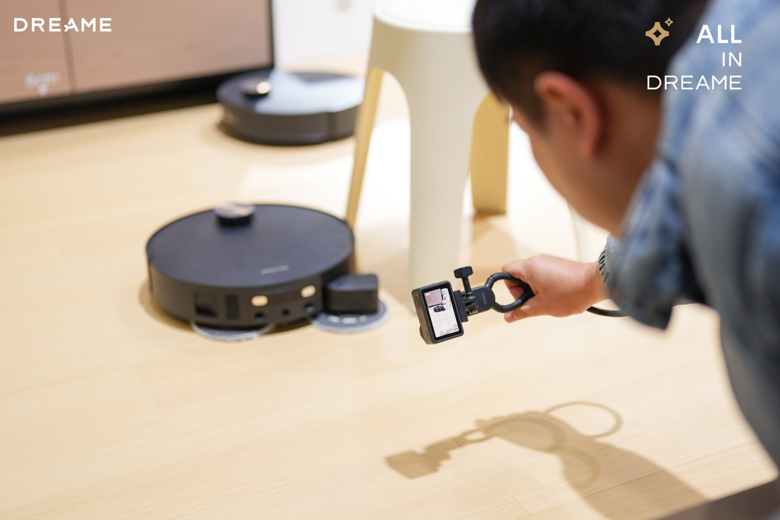 全球高端销量第一，追觅扫地机多款新品引爆AWE！