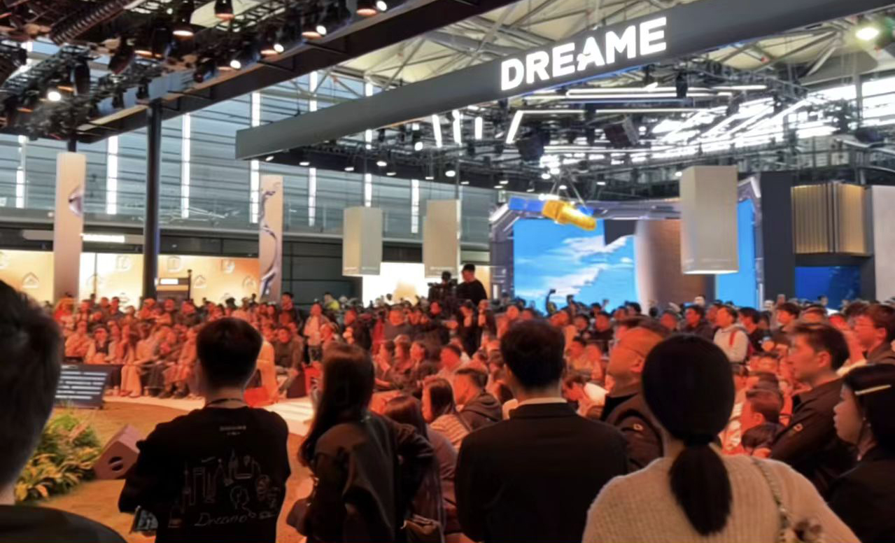 追觅科技AWE独揽E7馆，单日人流量破10万创历史